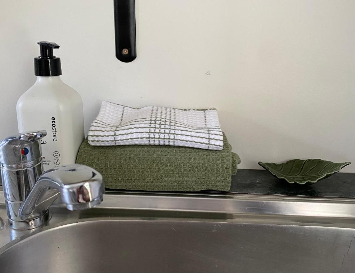 Glenie Cottage Bnb Guesthouse Тимару Екстериор снимка