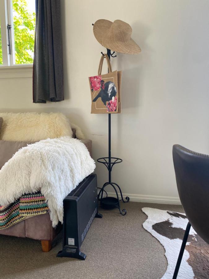 Glenie Cottage Bnb Guesthouse Тимару Екстериор снимка